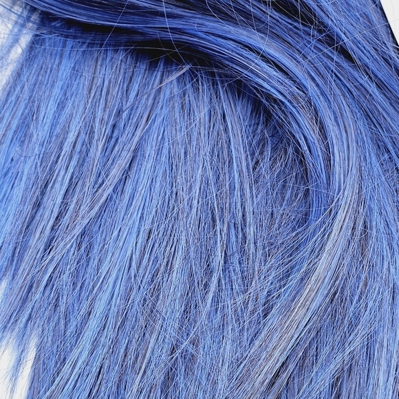 Uniwigs Blue Iris Blue Lowlighted Wavy Synthetic Wig - Picture 5 of 6